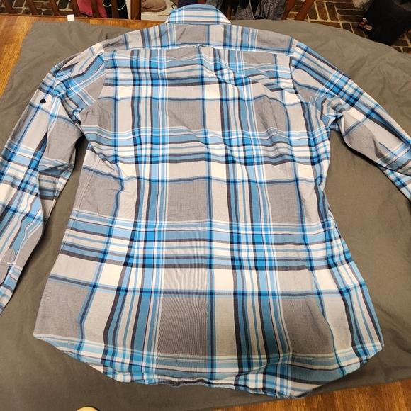 Express button up - Picture 2 of 3